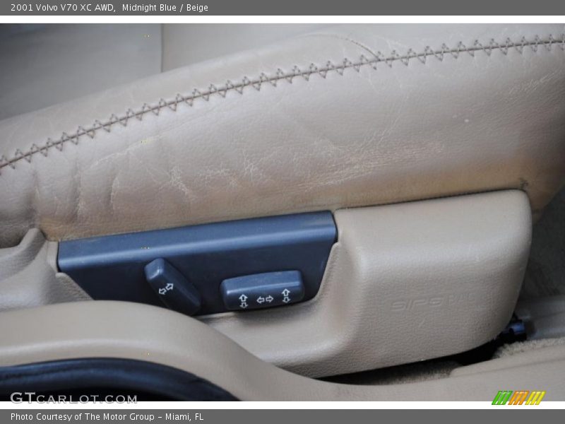 Midnight Blue / Beige 2001 Volvo V70 XC AWD