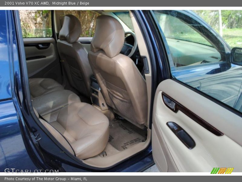 Midnight Blue / Beige 2001 Volvo V70 XC AWD