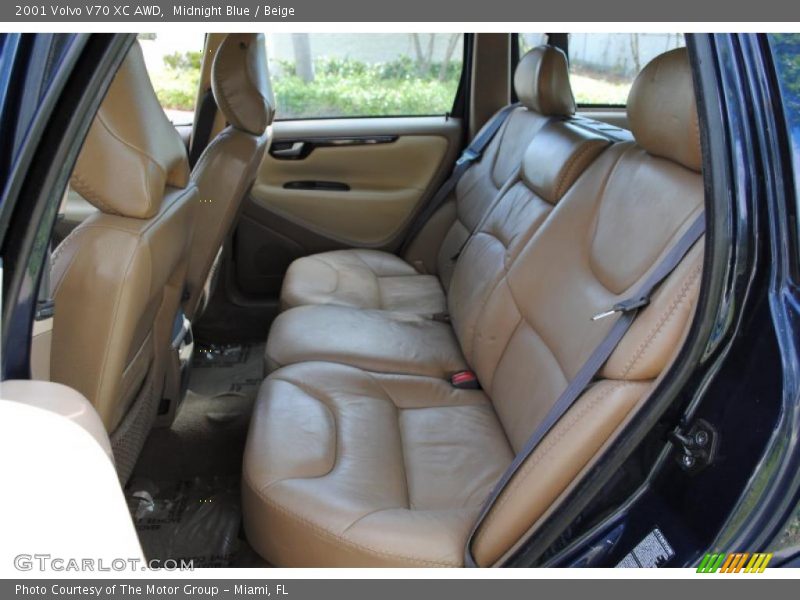 Midnight Blue / Beige 2001 Volvo V70 XC AWD