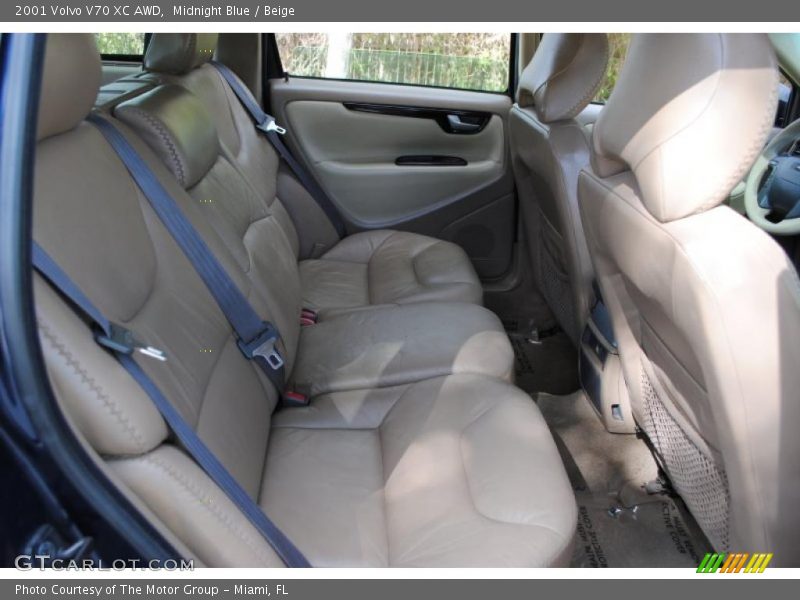 Midnight Blue / Beige 2001 Volvo V70 XC AWD