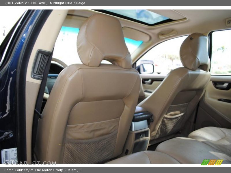 Midnight Blue / Beige 2001 Volvo V70 XC AWD
