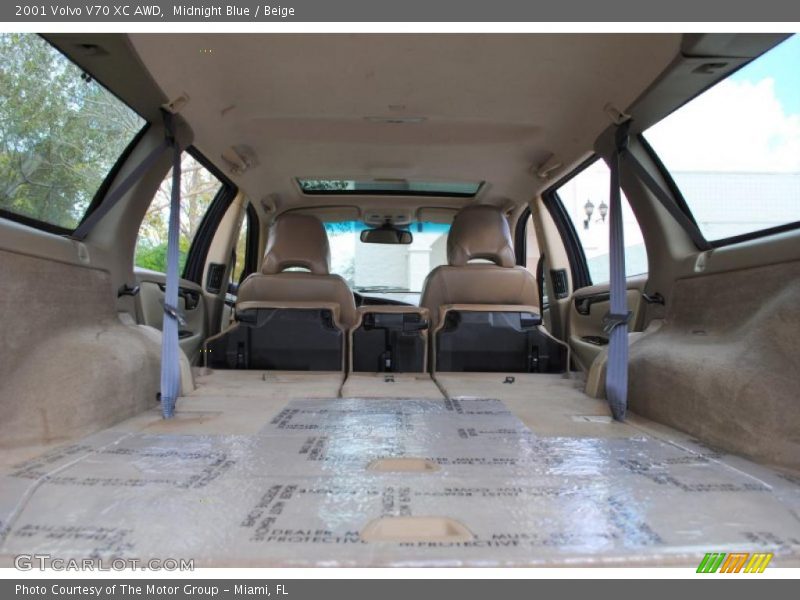 Midnight Blue / Beige 2001 Volvo V70 XC AWD