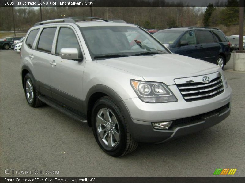 Bright Silver / Gray 2009 Kia Borrego EX V8 4x4