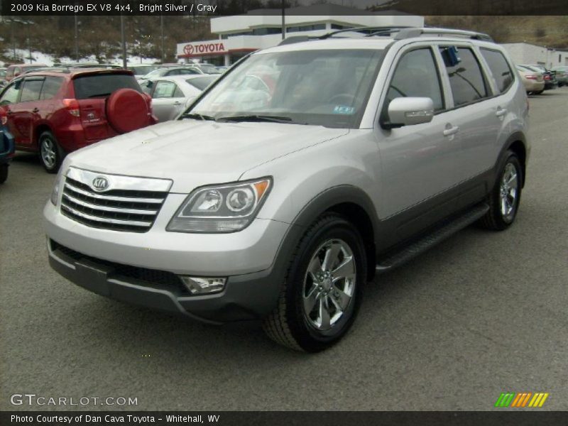 Bright Silver / Gray 2009 Kia Borrego EX V8 4x4