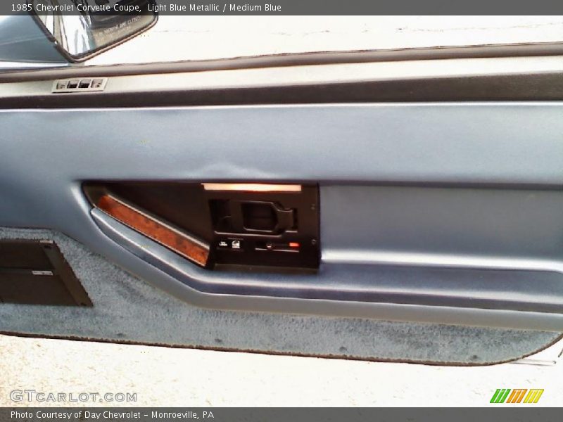 Light Blue Metallic / Medium Blue 1985 Chevrolet Corvette Coupe
