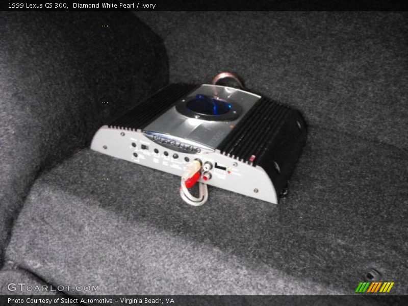Diamond White Pearl / Ivory 1999 Lexus GS 300