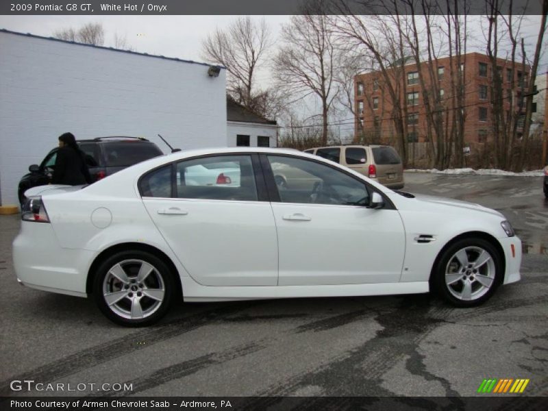 White Hot / Onyx 2009 Pontiac G8 GT