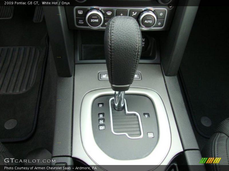 White Hot / Onyx 2009 Pontiac G8 GT