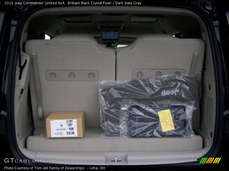 Brilliant Black Crystal Pearl / Dark Slate Gray 2010 Jeep Commander Limited 4x4