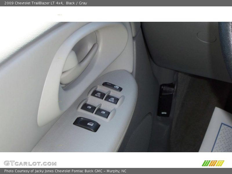 Black / Gray 2009 Chevrolet TrailBlazer LT 4x4