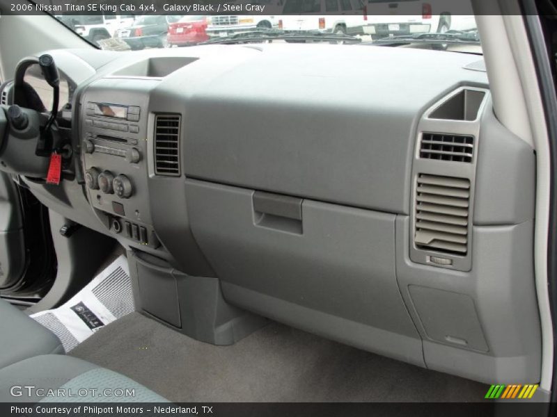 Galaxy Black / Steel Gray 2006 Nissan Titan SE King Cab 4x4