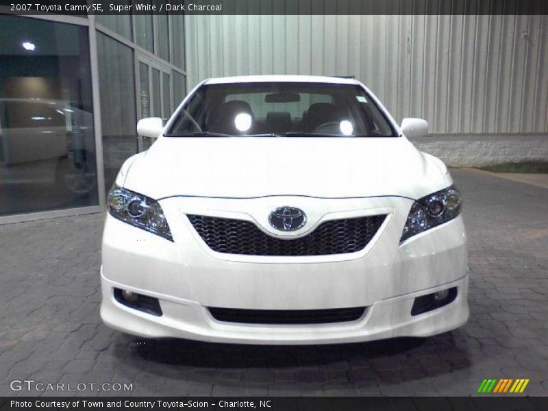 Super White / Dark Charcoal 2007 Toyota Camry SE