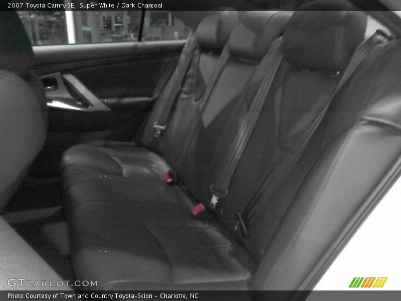Super White / Dark Charcoal 2007 Toyota Camry SE