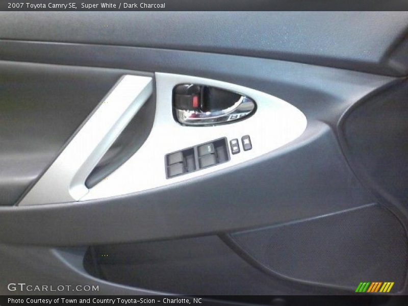 Super White / Dark Charcoal 2007 Toyota Camry SE