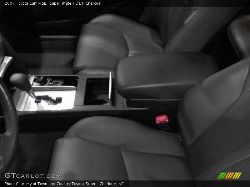 Super White / Dark Charcoal 2007 Toyota Camry SE