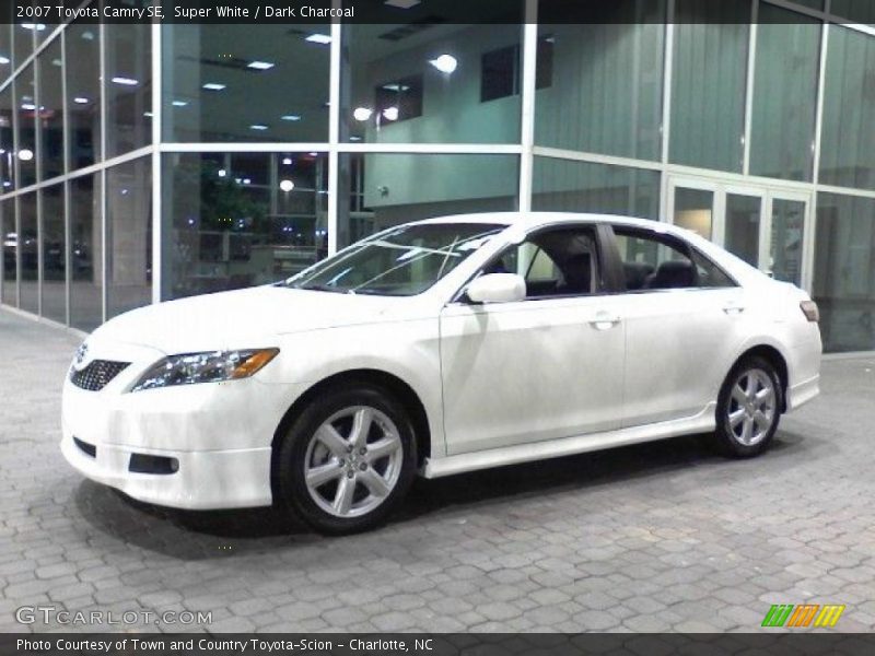 Super White / Dark Charcoal 2007 Toyota Camry SE