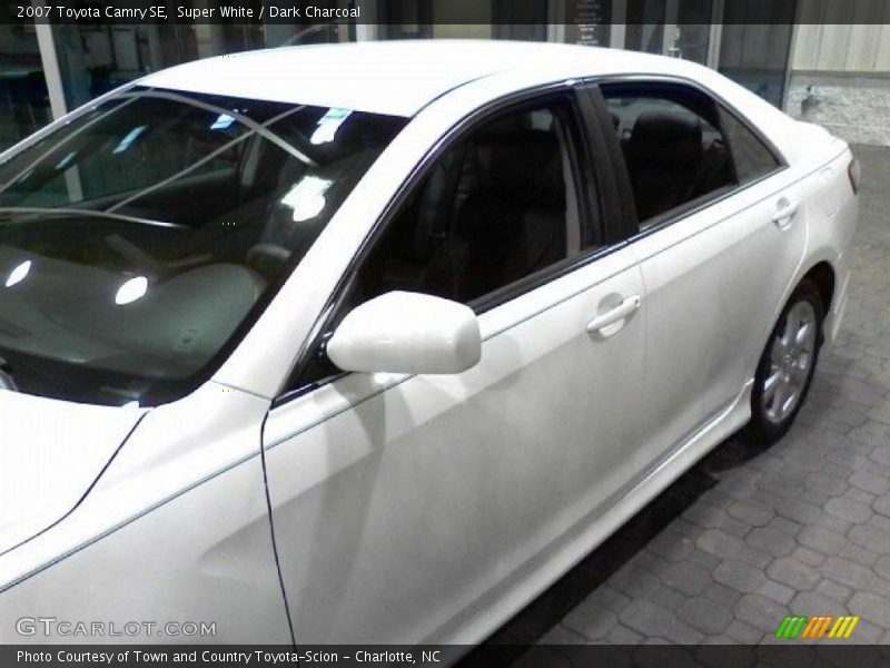 Super White / Dark Charcoal 2007 Toyota Camry SE