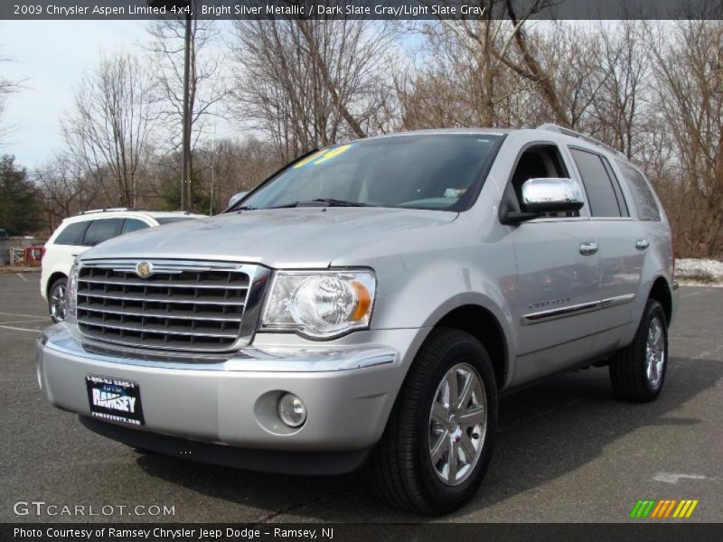 Bright Silver Metallic / Dark Slate Gray/Light Slate Gray 2009 Chrysler Aspen Limited 4x4