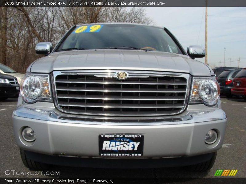 Bright Silver Metallic / Dark Slate Gray/Light Slate Gray 2009 Chrysler Aspen Limited 4x4