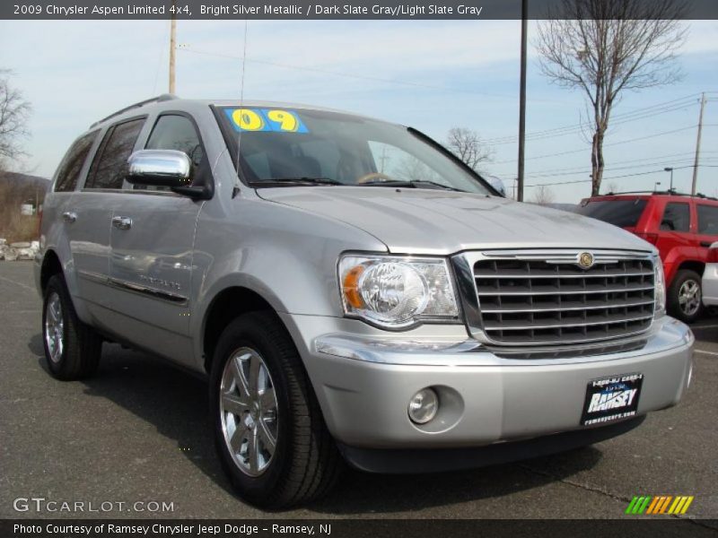 Bright Silver Metallic / Dark Slate Gray/Light Slate Gray 2009 Chrysler Aspen Limited 4x4