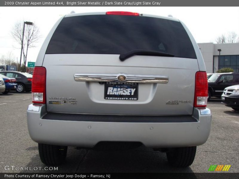 Bright Silver Metallic / Dark Slate Gray/Light Slate Gray 2009 Chrysler Aspen Limited 4x4