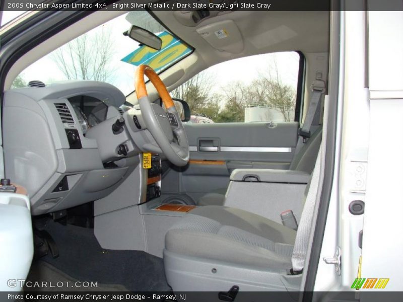 Bright Silver Metallic / Dark Slate Gray/Light Slate Gray 2009 Chrysler Aspen Limited 4x4