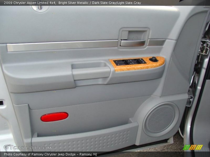 Bright Silver Metallic / Dark Slate Gray/Light Slate Gray 2009 Chrysler Aspen Limited 4x4