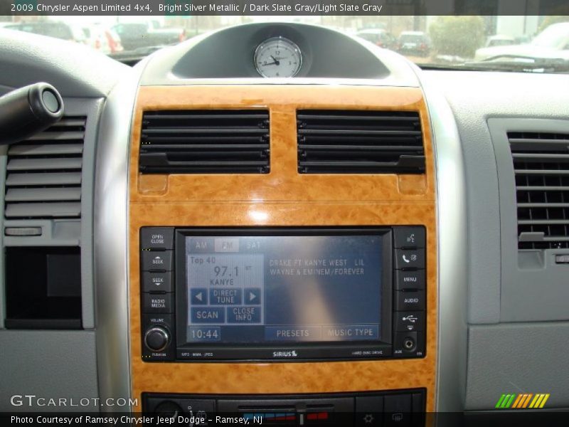 Bright Silver Metallic / Dark Slate Gray/Light Slate Gray 2009 Chrysler Aspen Limited 4x4