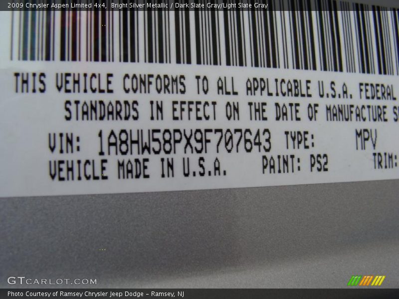 Bright Silver Metallic / Dark Slate Gray/Light Slate Gray 2009 Chrysler Aspen Limited 4x4