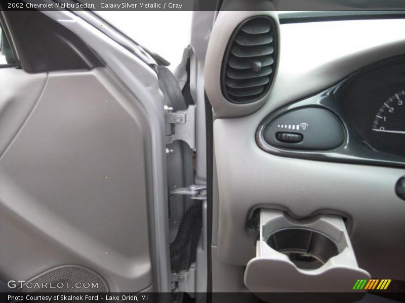 Galaxy Silver Metallic / Gray 2002 Chevrolet Malibu Sedan