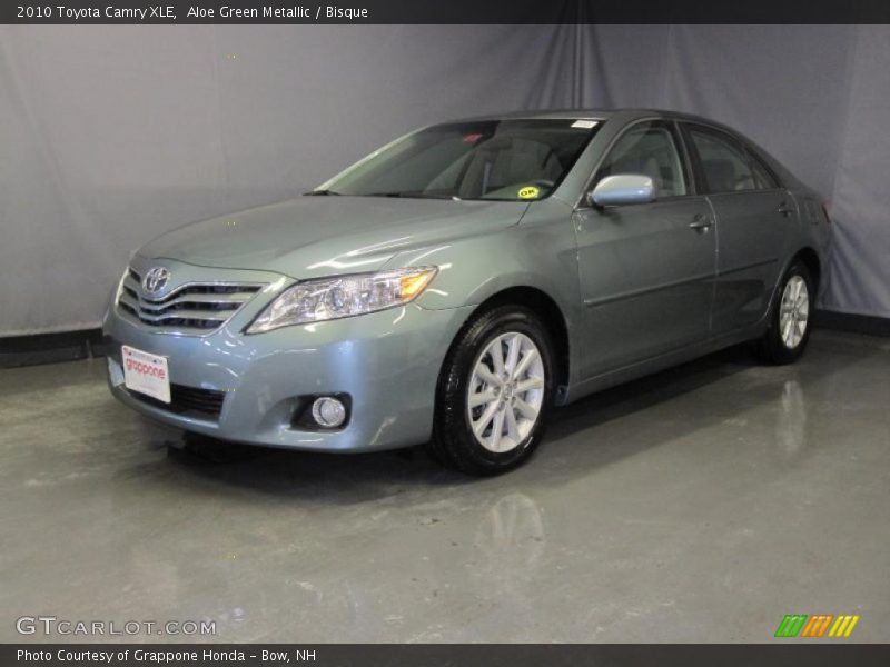 Aloe Green Metallic / Bisque 2010 Toyota Camry XLE