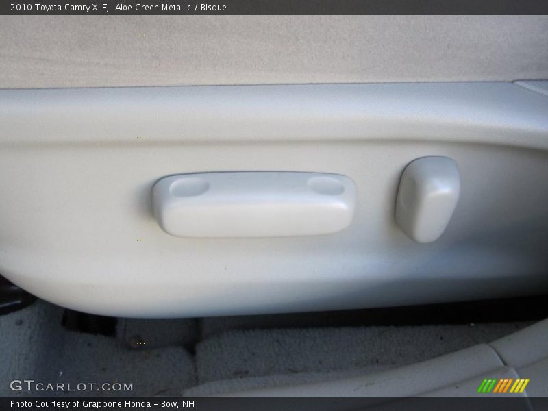 Aloe Green Metallic / Bisque 2010 Toyota Camry XLE