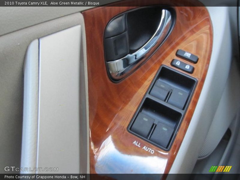 Aloe Green Metallic / Bisque 2010 Toyota Camry XLE