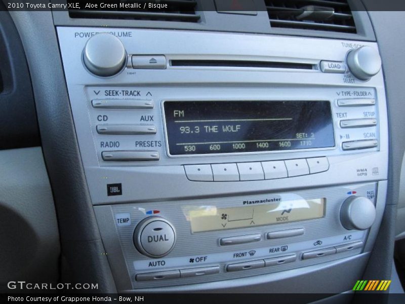 Aloe Green Metallic / Bisque 2010 Toyota Camry XLE