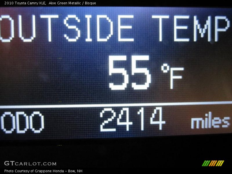 Aloe Green Metallic / Bisque 2010 Toyota Camry XLE