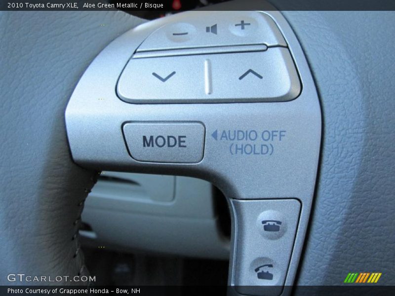 Aloe Green Metallic / Bisque 2010 Toyota Camry XLE