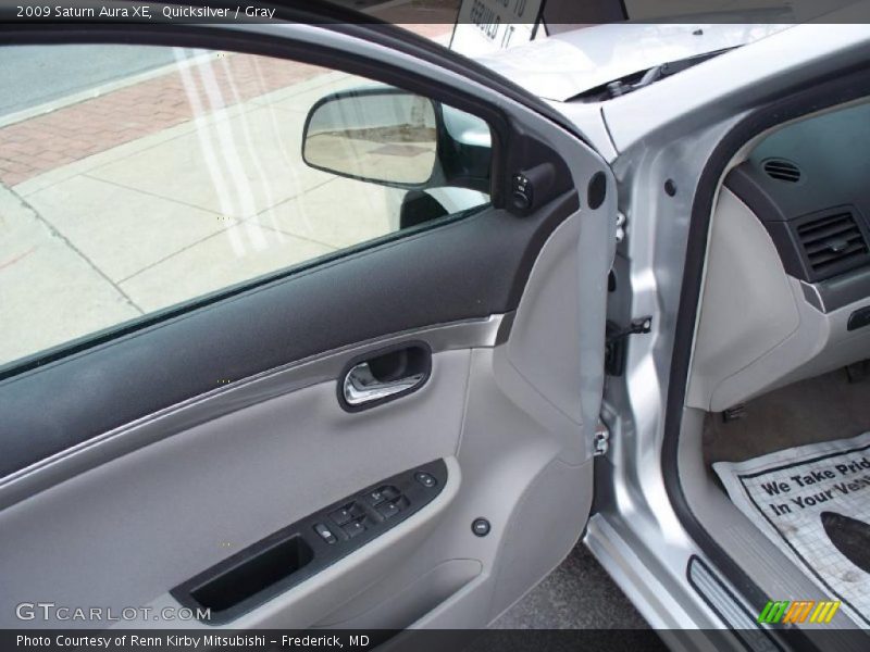 Quicksilver / Gray 2009 Saturn Aura XE