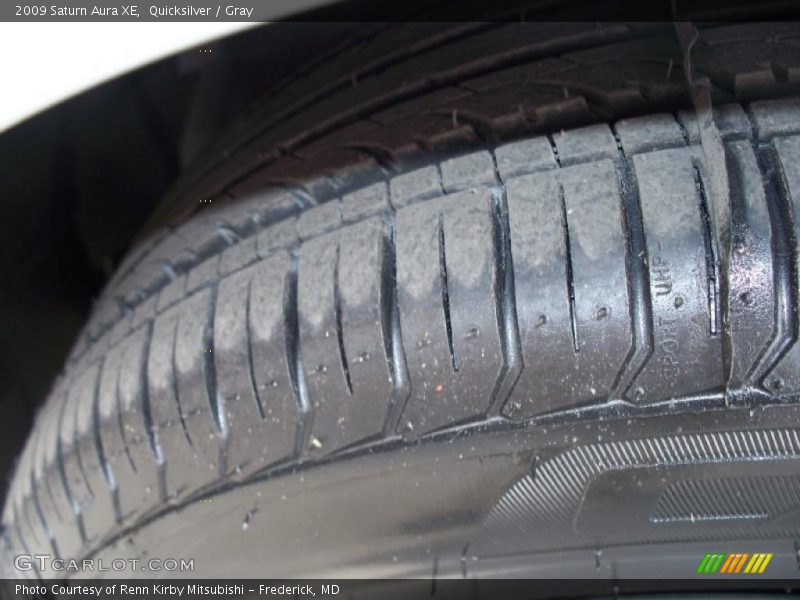 Quicksilver / Gray 2009 Saturn Aura XE