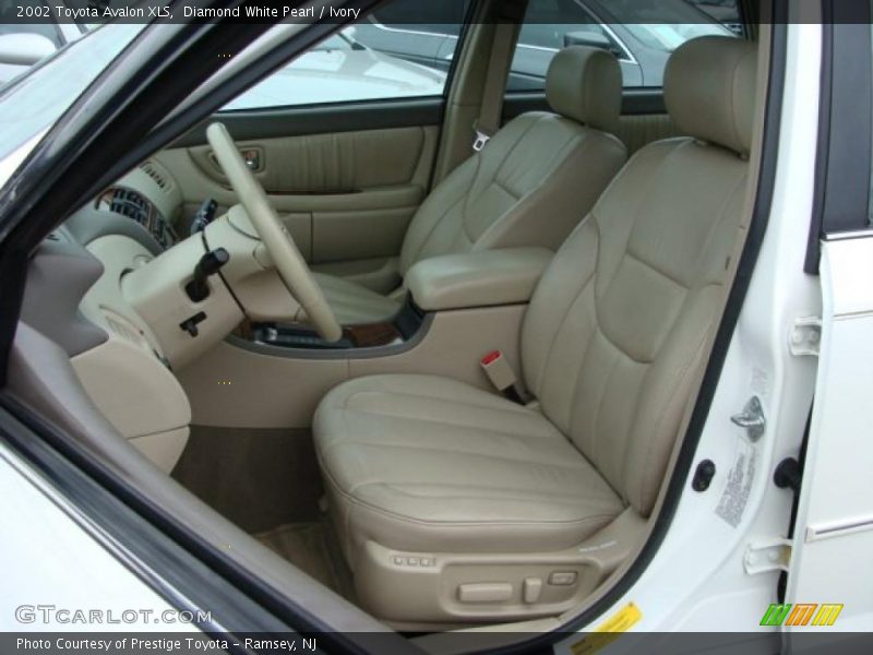 Diamond White Pearl / Ivory 2002 Toyota Avalon XLS
