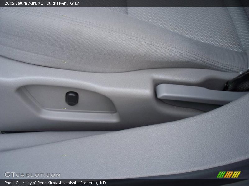 Quicksilver / Gray 2009 Saturn Aura XE