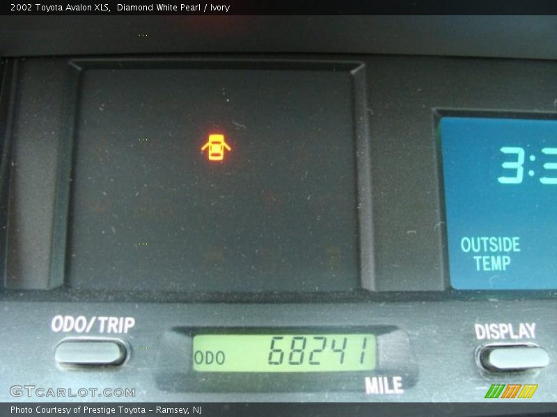 Diamond White Pearl / Ivory 2002 Toyota Avalon XLS