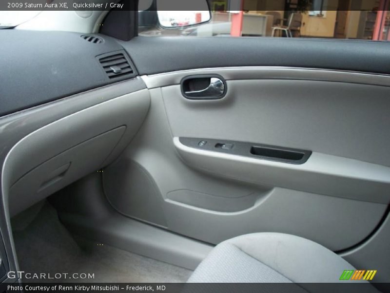 Quicksilver / Gray 2009 Saturn Aura XE