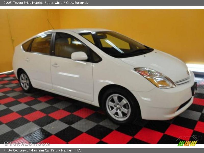 Super White / Gray/Burgundy 2005 Toyota Prius Hybrid