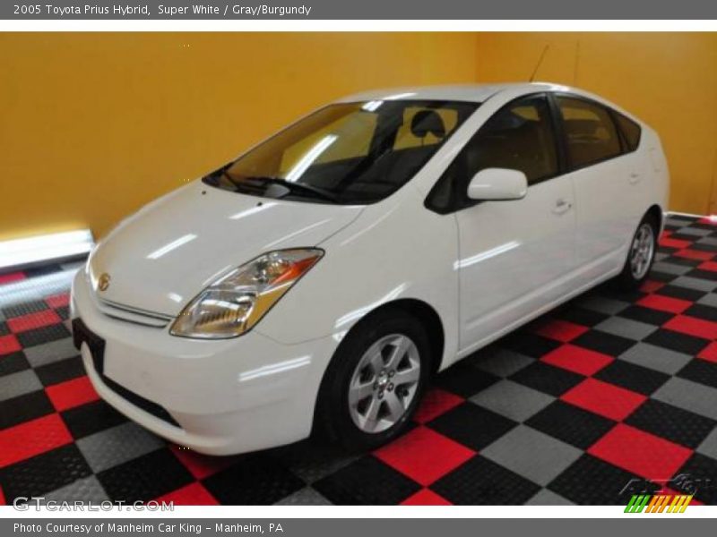 Super White / Gray/Burgundy 2005 Toyota Prius Hybrid