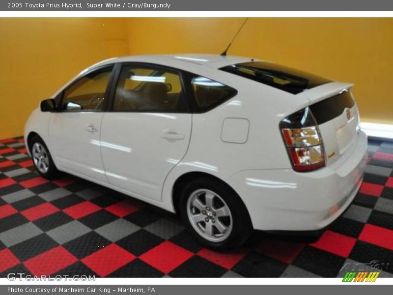 Super White / Gray/Burgundy 2005 Toyota Prius Hybrid