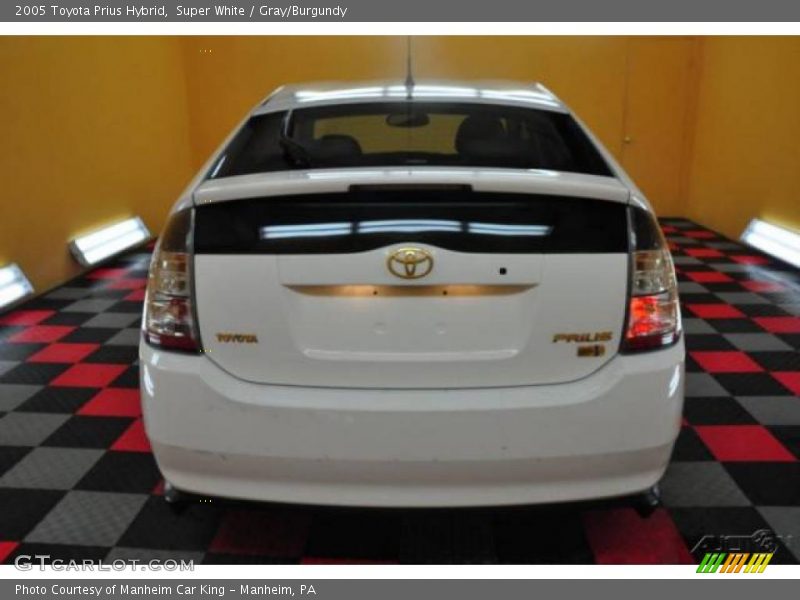 Super White / Gray/Burgundy 2005 Toyota Prius Hybrid