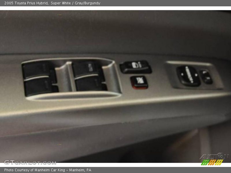 Super White / Gray/Burgundy 2005 Toyota Prius Hybrid