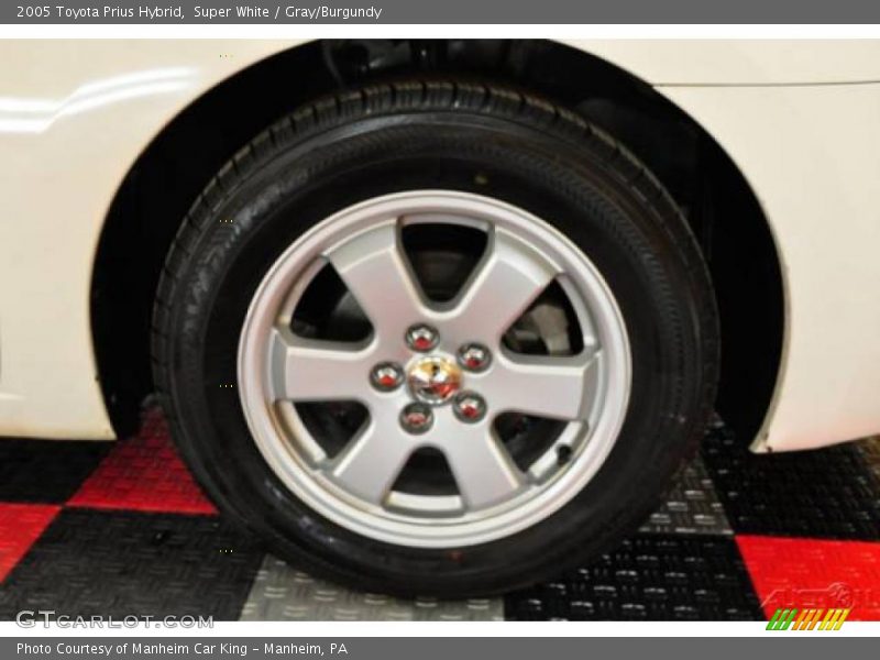 Super White / Gray/Burgundy 2005 Toyota Prius Hybrid