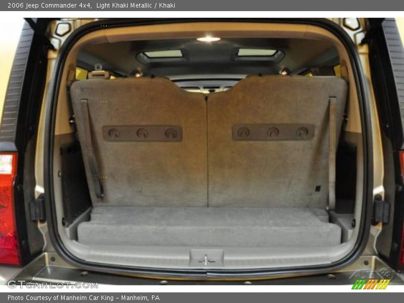 Light Khaki Metallic / Khaki 2006 Jeep Commander 4x4