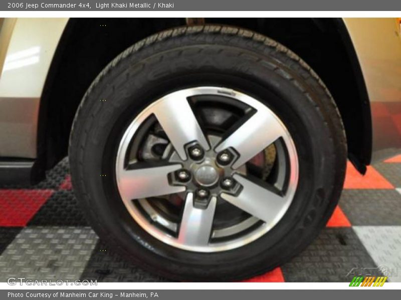 Light Khaki Metallic / Khaki 2006 Jeep Commander 4x4